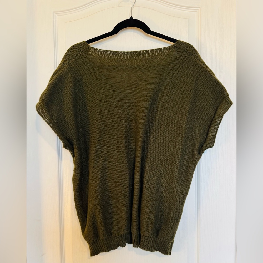 Emery Rose Curve Olive Green V-Neck Cable Knit Sweater - Picture 7 of 7